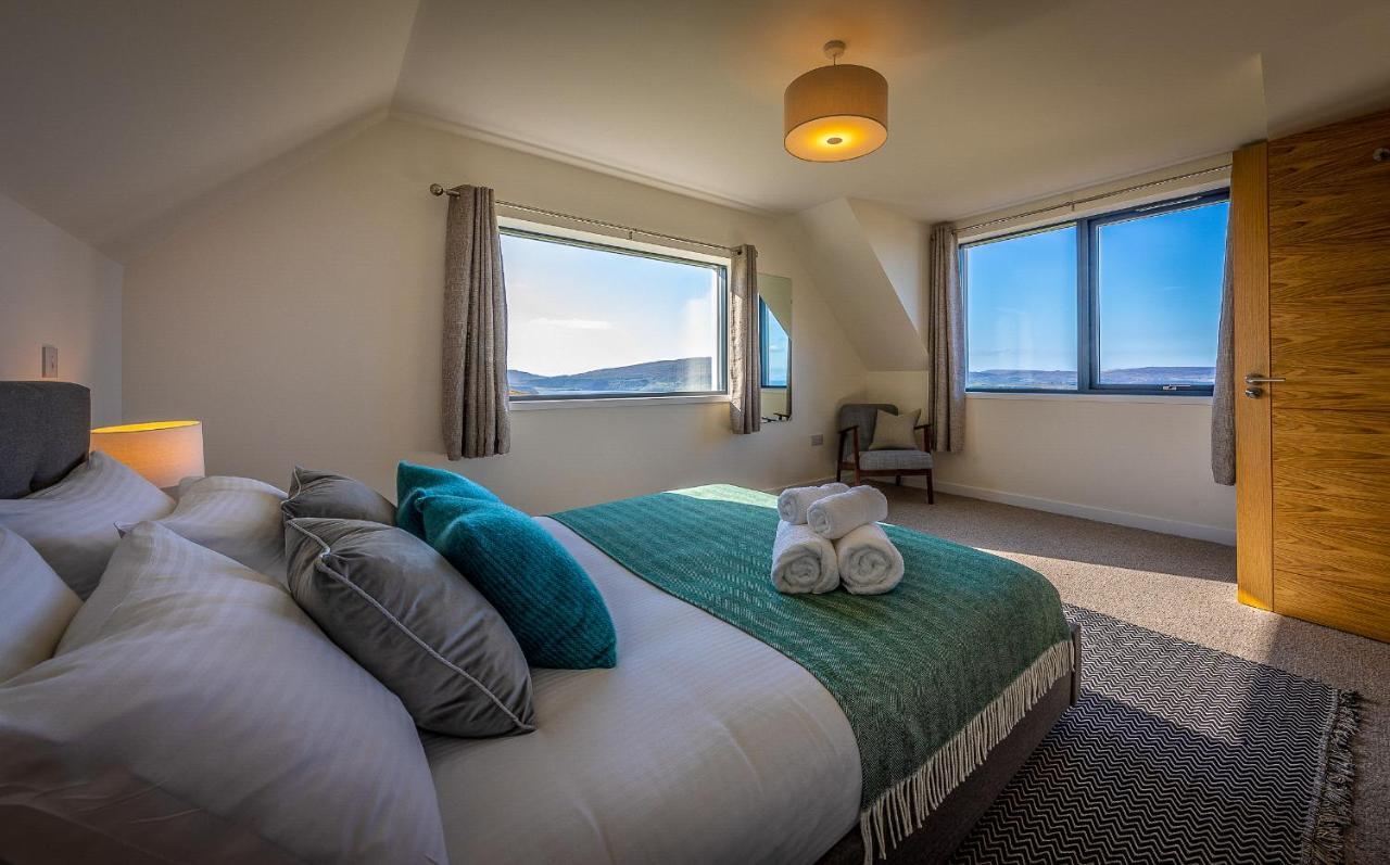 Oran Na Mara, Waternish Hallin