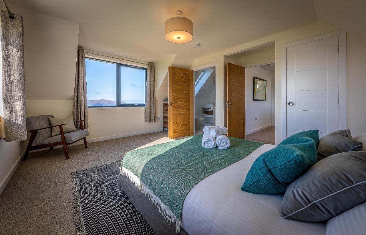 Oran Na Mara, Waternish Hallin
